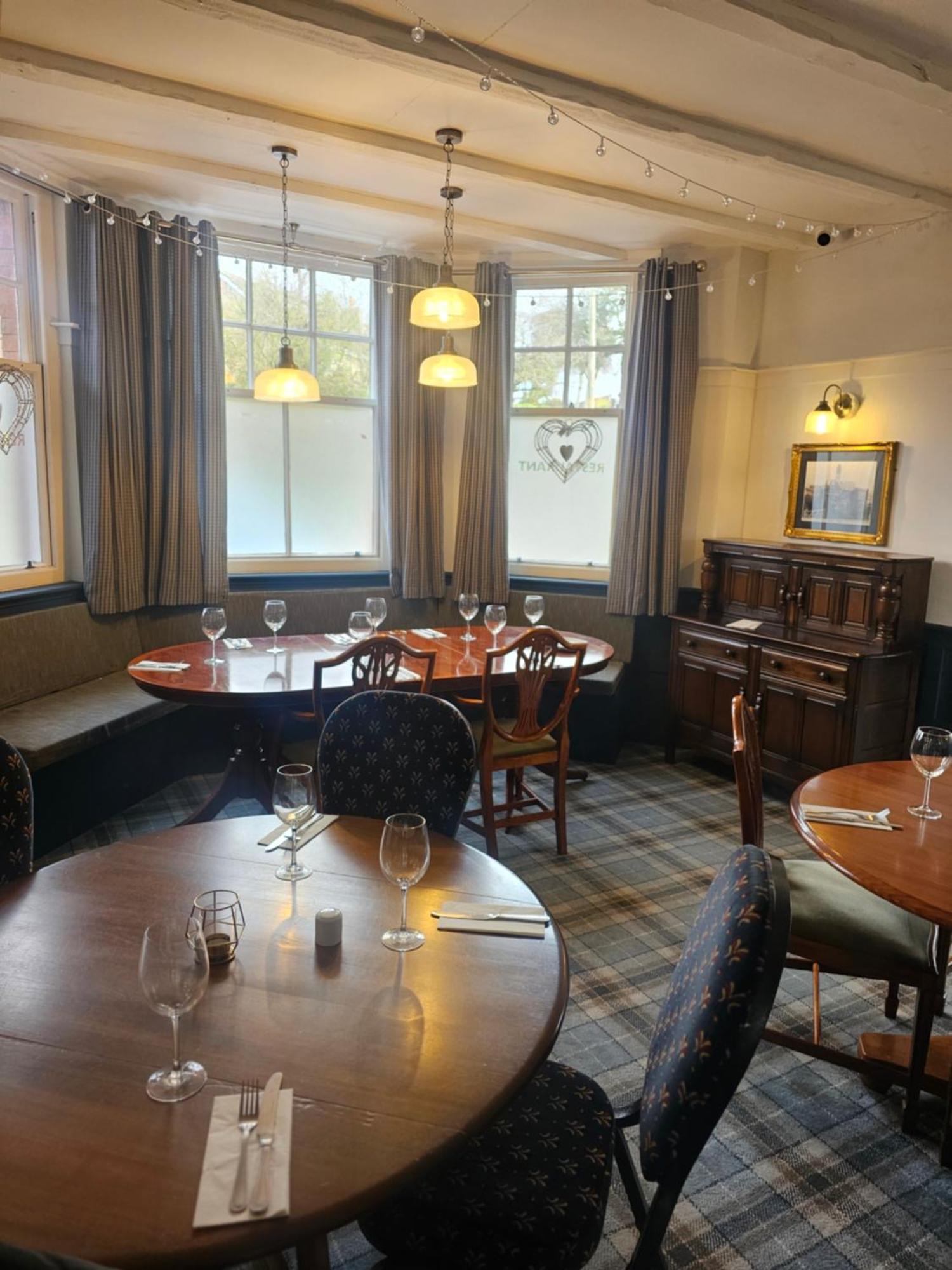 The Old Railway Hotel Porton Esterno foto