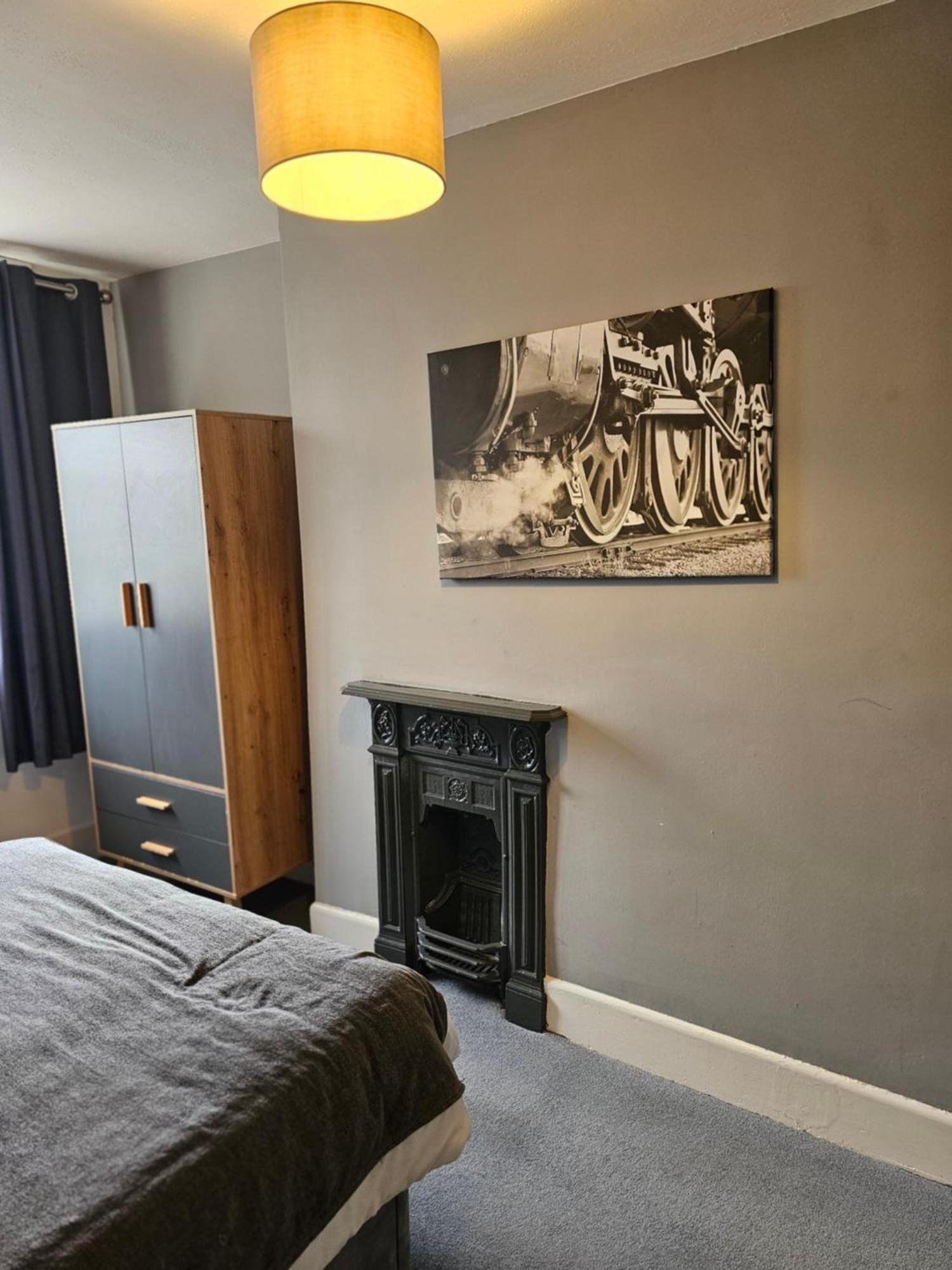 The Old Railway Hotel Porton Esterno foto